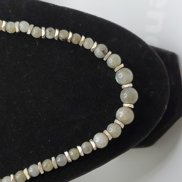 Very long natural bead Banana Republic necklace - Picture 6 of 8